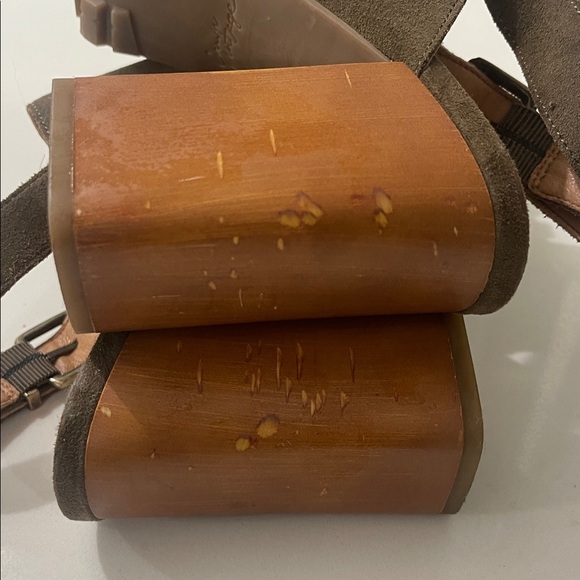 CROWN VINTAGE Olive Green Suede
Platform Chunky block Heel Ankle Straps Sz 7.5 - Picture 6 of 15